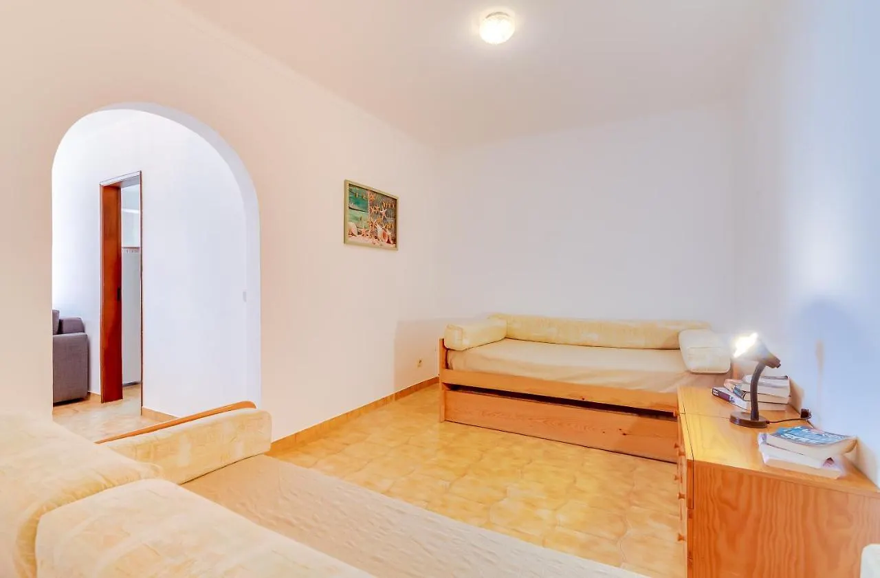 Al - Apartamento Girassol Quarteira 0*,